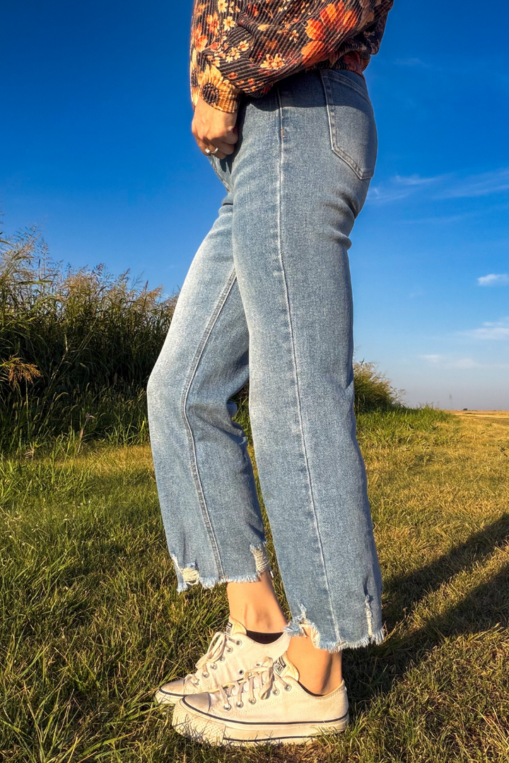 Outlaw Crop Jeans - Light Wash