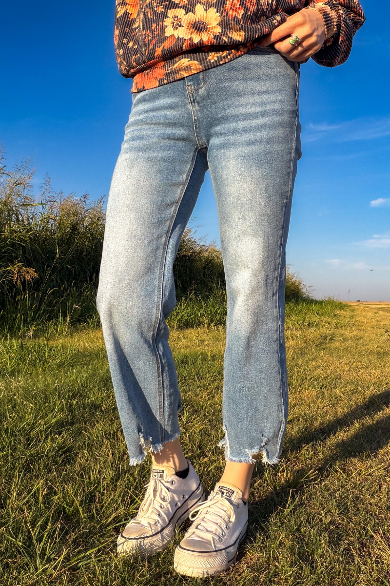 Outlaw Crop Jeans - Light Wash