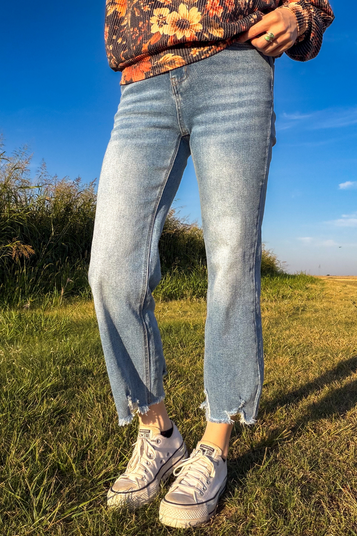Outlaw Crop Jeans - Light Wash