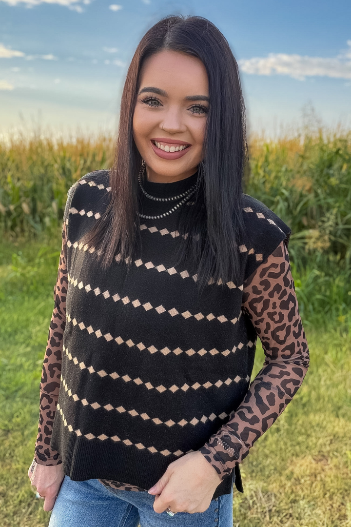 Black Canyon Sleeveless Sweater Top