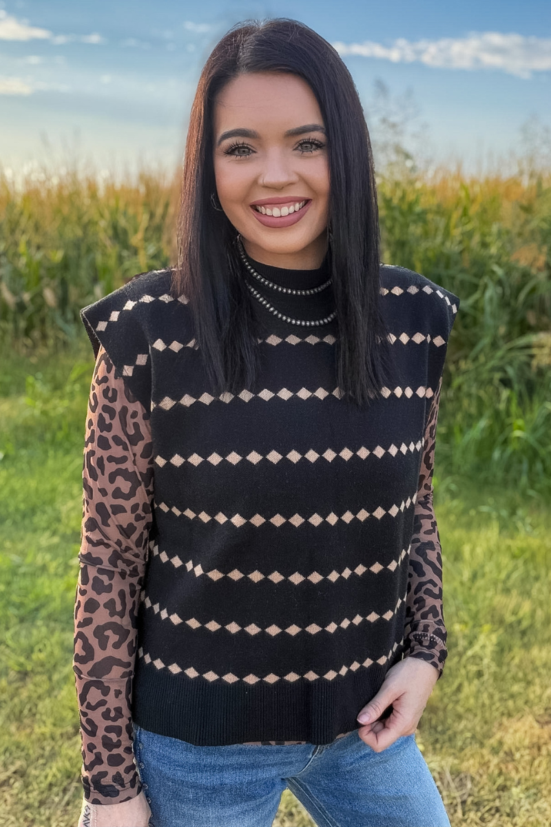 Black Canyon Sleeveless Sweater Top