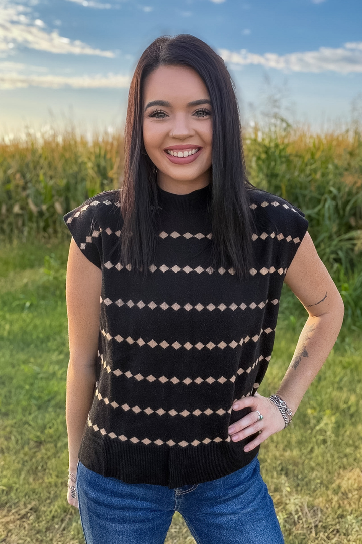 Black Canyon Sleeveless Sweater Top