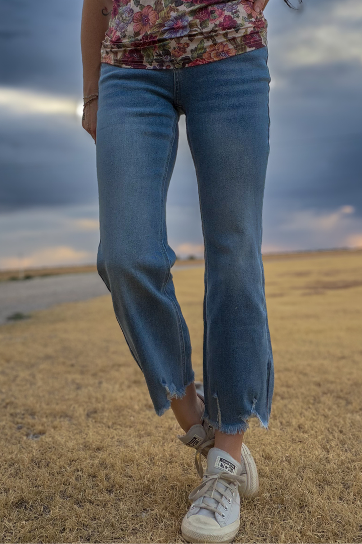 Outlaw Crop Jeans - Light Wash