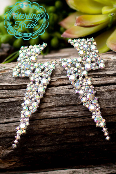 Be the lightning with these sparkly rhinestone lightning bolt earrings! These are sure to make a statement for any occasion, and outfit!  MSPR: $13+